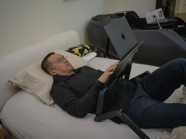 纽约时报特稿:走进亿万富翁赵长鹏的生活